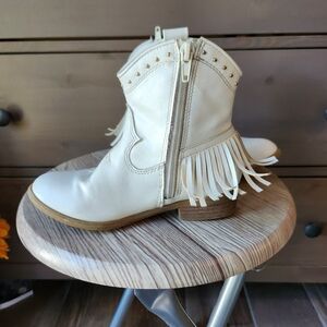 White Dream Pairs Cowgirl  Fringe  Ankle Western  Boots . Little Girls 11